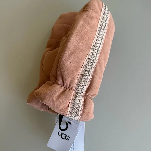 UGG Tasman Mittens size L/XL Apple Blossom